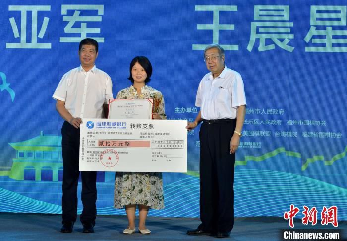 而他，此刻也知道自己已经命不久矣，继续挣扎，也只是徒劳，反而还会丢掉最后一丝尊严。